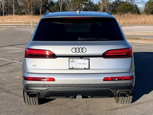2025 Audi Q7 45 Premium Plus