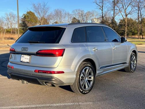 2025 Audi Q7 45 Premium Plus