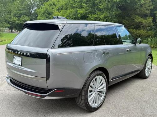 2024 Land Rover Range Rover P530 SE