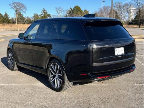 2025 Land Rover Range Rover P530 SE