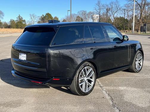 2025 Land Rover Range Rover P530 SE