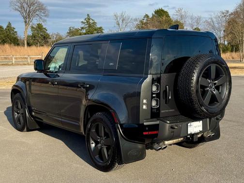 2023 Land Rover Defender 110 V8