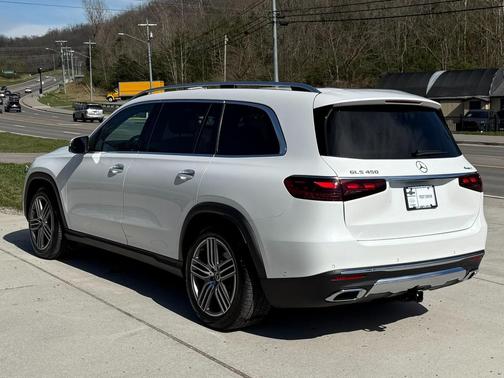 MANUFAKTUR Moonlight White Metallic 2025 Mercedes-Benz GLS 450 4MATIC