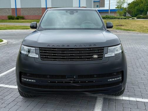 Matte Black Wrap 2025 Land Rover Range Rover P400 SE