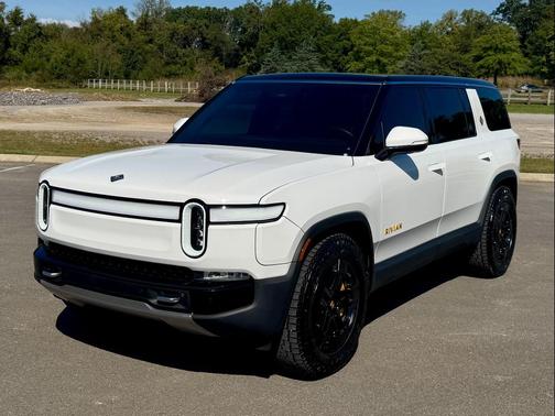 2022 Rivian R1S Launch Edition