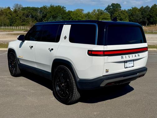 2022 Rivian R1S Launch Edition