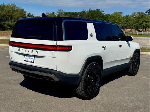 2022 Rivian R1S Launch Edition
