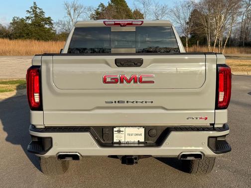 2025 GMC Sierra 1500 AT4