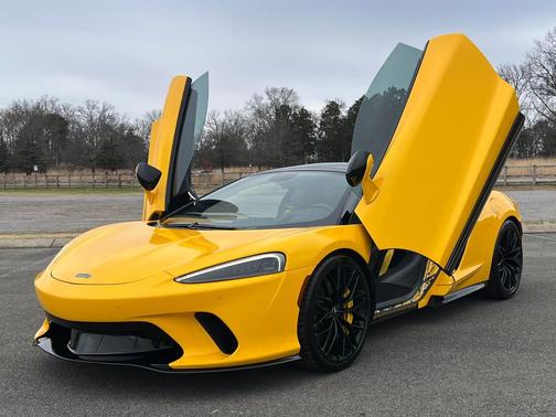2022 McLaren GT Coupe