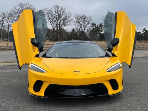 2022 McLaren GT Coupe