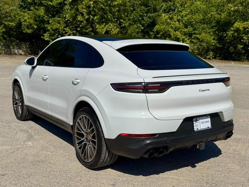 2023 Porsche Cayenne Platinum Edition
