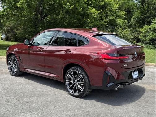 Aventurin Red Metallic 2025 BMW X4 xDrive30i