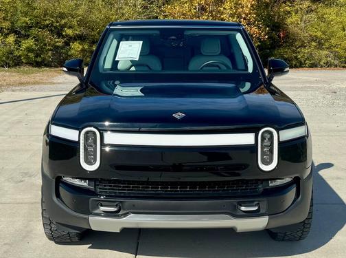 2023 Rivian R1S Adventure
