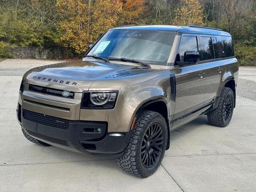 2023 Land Rover Defender 130 X-Dynamic SE