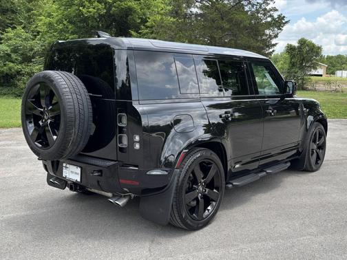 Santorini Black Metallic 2025 Land Rover Defender 110 V8
