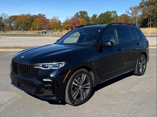 2022 BMW X7 M50i