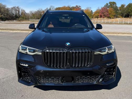 2022 BMW X7 M50i