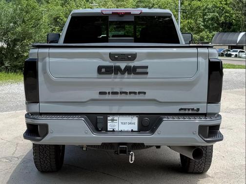 Thunderstorm Gray 2024 GMC Sierra 2500 AT4