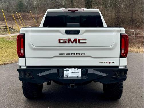 2022 GMC Sierra 1500 AT4X