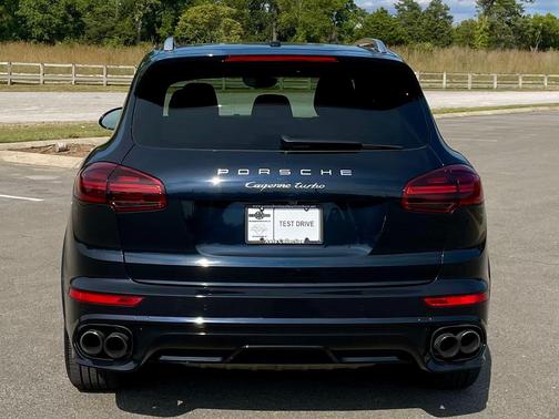 2017 Porsche Cayenne Turbo
