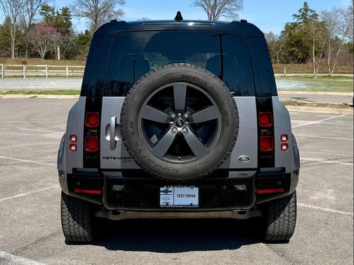 Eiger Grey Metallic 2022 Land Rover Defender 110 X-Dynamic SE