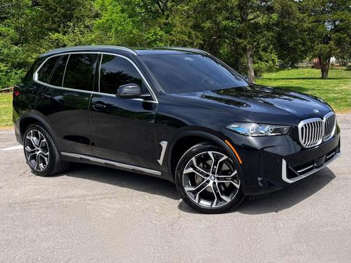 Black Sapphire Metallic 2025 BMW X5 xDrive40i