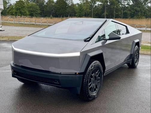 2024 Tesla Cybertruck Cyberbeast