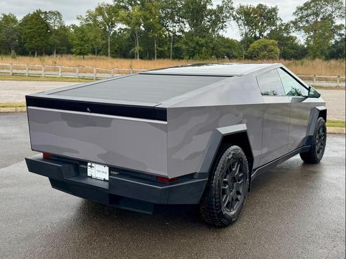 2024 Tesla Cybertruck Cyberbeast