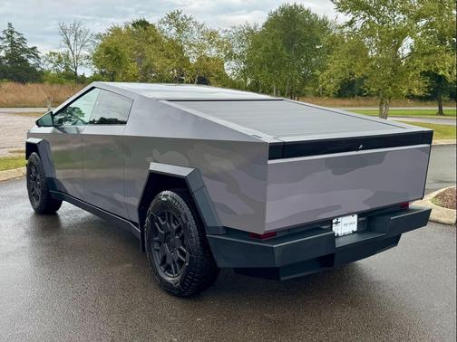 2024 Tesla Cybertruck Cyberbeast