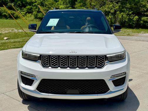 Bright White Clearcoat 2025 Jeep Grand Cherokee Summit