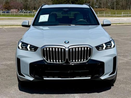 Brooklyn Grey Metallic 2025 BMW X5 xDrive40i