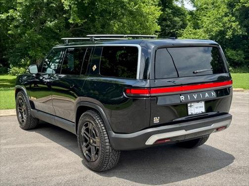 2023 Rivian R1S Adventure