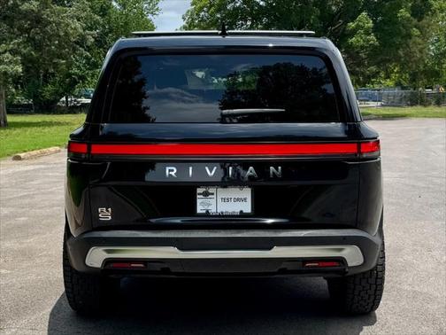 2023 Rivian R1S Adventure