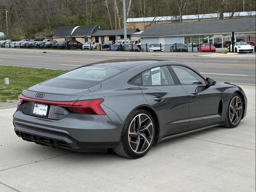 2024 Audi RS e-tron GT quattro
