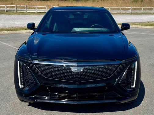 2024 Cadillac LYRIQ V