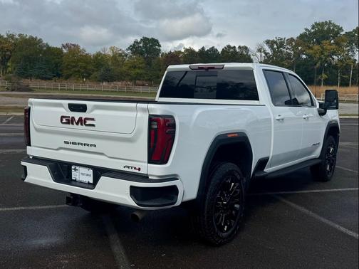 2024 GMC Sierra 2500 AT4