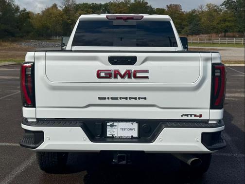 2024 GMC Sierra 2500 AT4