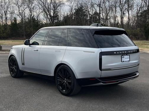 2025 Land Rover Range Rover P400 SE