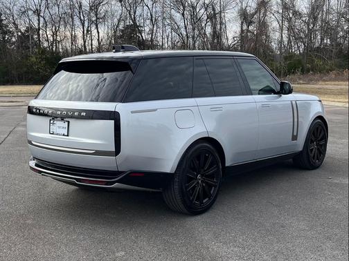 2025 Land Rover Range Rover P400 SE