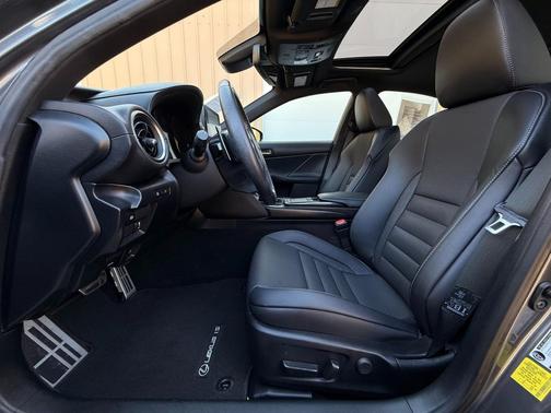 2022 Lexus IS 350 Base
