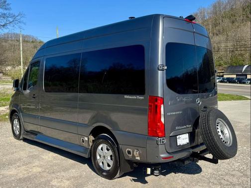 2022 Mercedes-Benz Sprinter 2500 Standard Roof