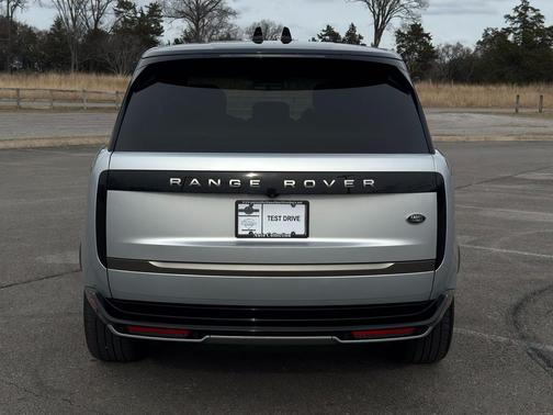 2023 Land Rover Range Rover P400 SE