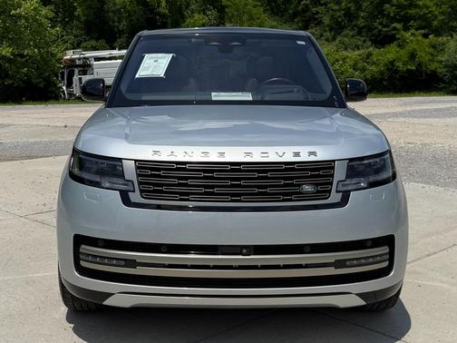 Hakuba Silver Metallic 2023 Land Rover Range Rover P400 SE