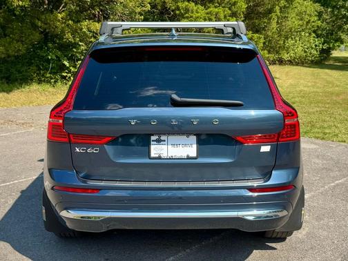 2023 Volvo XC60 Recharge Plug-In Hybrid T8 Ultimate Bright Theme