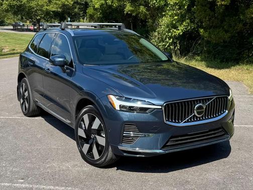 2023 Volvo XC60 Recharge Plug-In Hybrid T8 Ultimate Bright Theme
