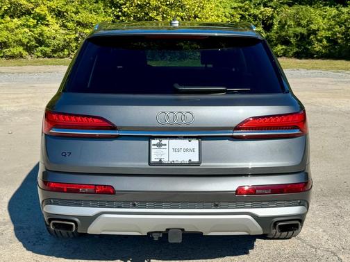 2025 Audi Q7 55 Premium Plus