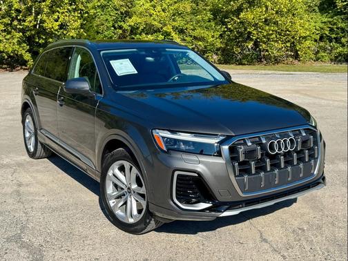 2025 Audi Q7 55 Premium Plus
