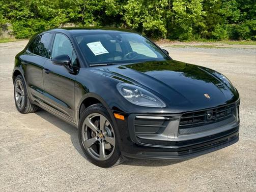 2023 Porsche Macan Base