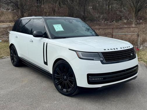 2024 Land Rover Range Rover P530 Autobiography LWB w/ DEPLOYABLE SIDE STEPS