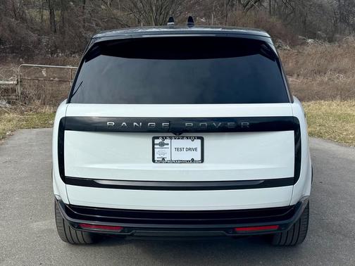 2024 Land Rover Range Rover P530 Autobiography LWB w/ DEPLOYABLE SIDE STEPS